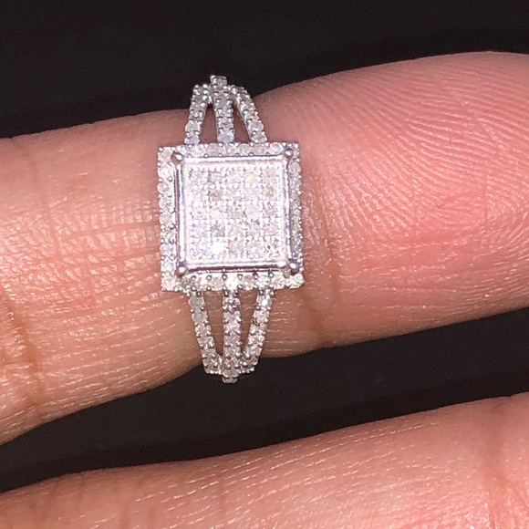 Jewelry - Real Diamond gift ring for all occasions Huge Sale